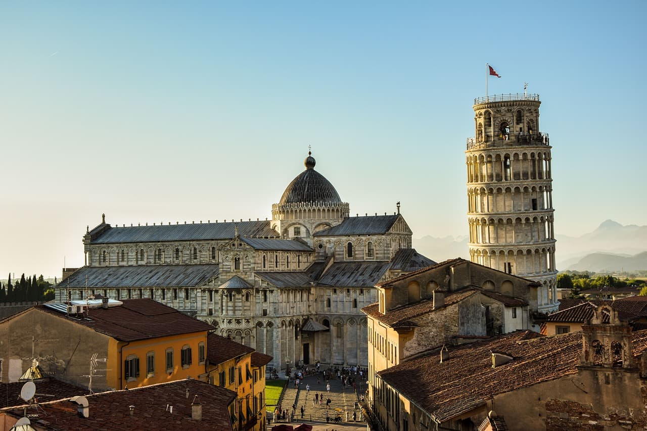 Zbor ieftin la Pisa, Italia